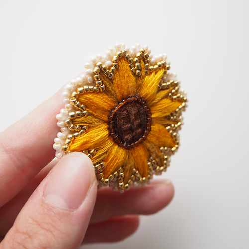 ✳︎ ひまわり ✳︎ ビーズ 刺繍 ブローチ ブローチ 130songs