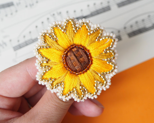 ✳︎ ひまわり ✳︎ ビーズ 刺繍 ブローチ ブローチ 130songs