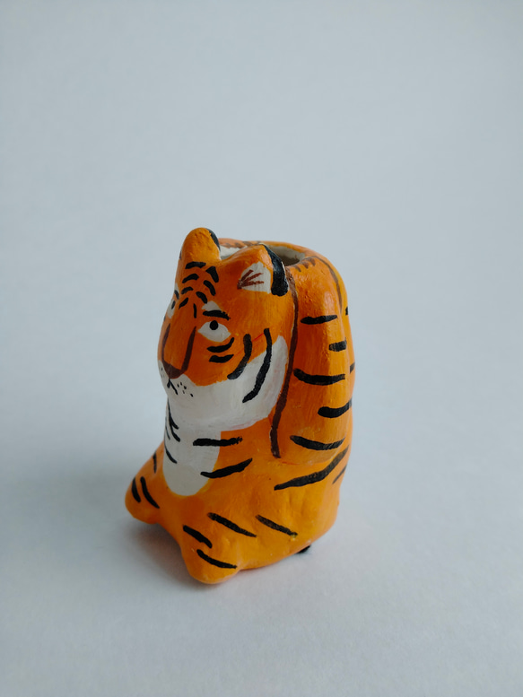 たかいたかい一輪挿し　ペン立て　歯ブラシ置き　トラ　アート　絵本　うちゅういちのたかいたかい 4枚目の画像