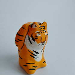 たかいたかい一輪挿し　ペン立て　歯ブラシ置き　トラ　アート　絵本　うちゅういちのたかいたかい 3枚目の画像