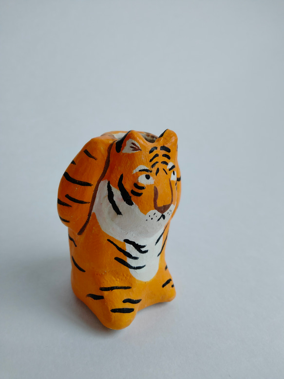 たかいたかい一輪挿し　ペン立て　歯ブラシ置き　トラ　アート　絵本　うちゅういちのたかいたかい 3枚目の画像