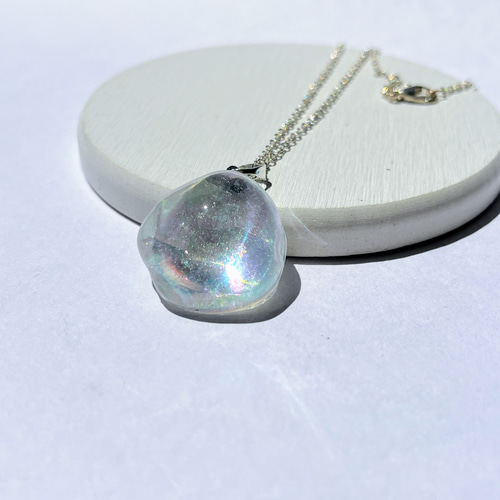 オーロラ水のネックレス(24mm) / 水面 / シャボン玉 ネックレス