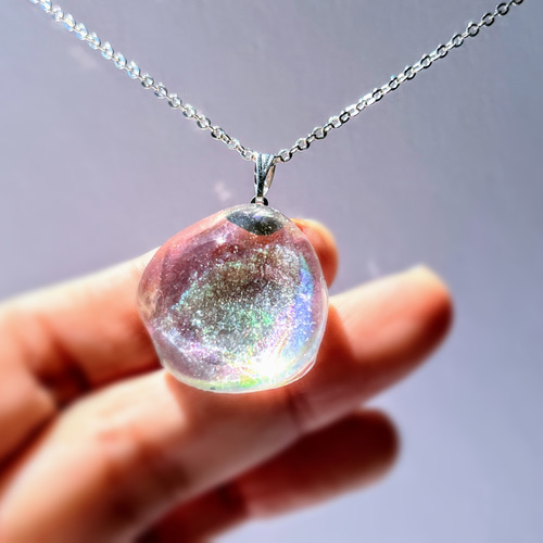 オーロラ水のネックレス(24mm) / 水面 / シャボン玉 ネックレス
