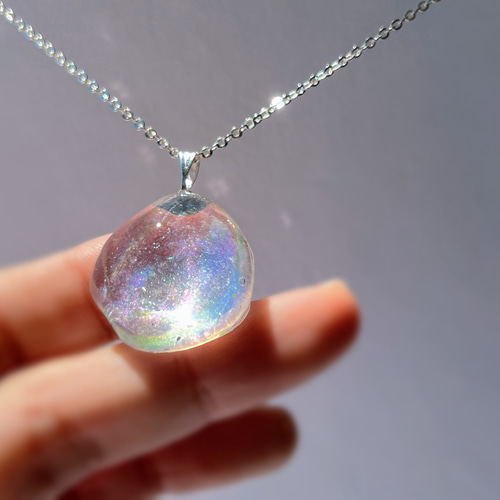 オーロラ水のネックレス(24mm) / 水面 / シャボン玉 ネックレス