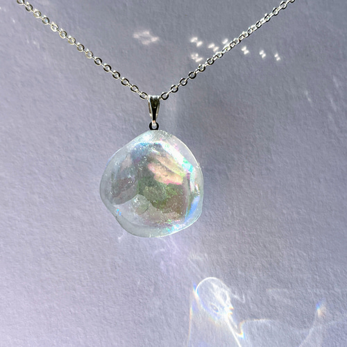 オーロラ水のネックレス(24mm) / 水面 / シャボン玉 ネックレス