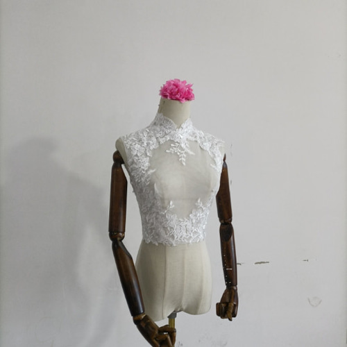 送料無料！美品！なくるみボタン ハイネック レースボレロ トップス  