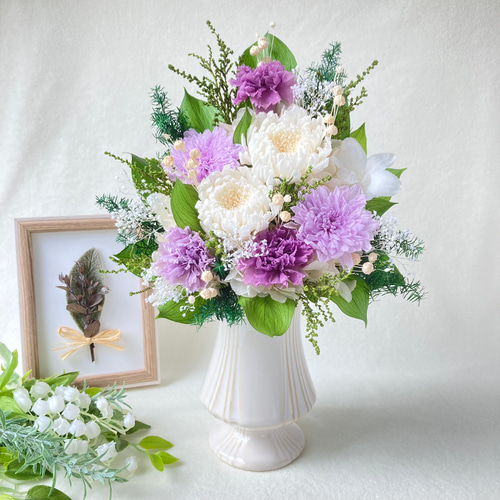 プリザーブドフラワー 輪菊のお供えアレンジ ホワイト＆ライラック