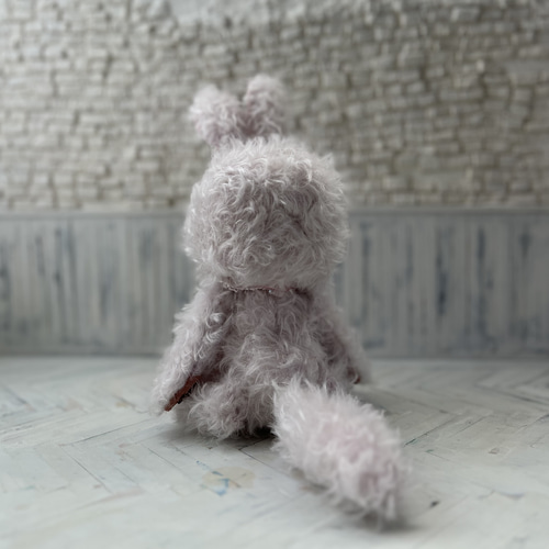 うさぎの着ぐるみを着たにゃんこ(撫子色) テディベアタイプ 羊毛