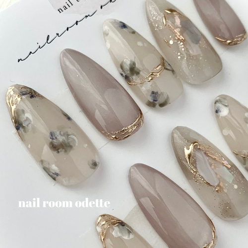 新作 ネイルチップ グレージュ押し花風アートネイル ちゅるん