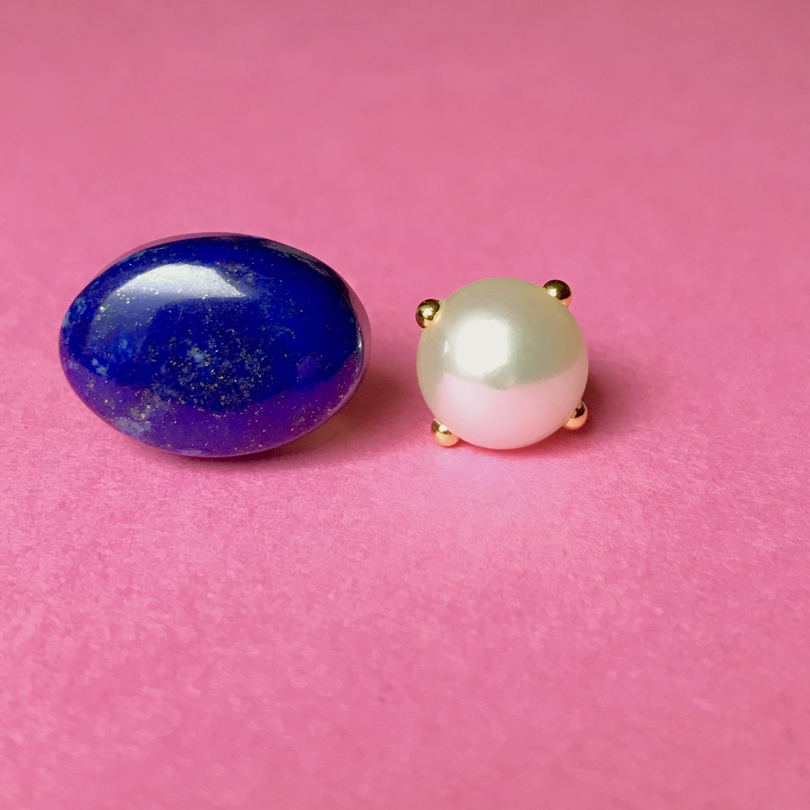 【一点物】ラピスラズリ・淡水パール　ピンバッチ2個セット