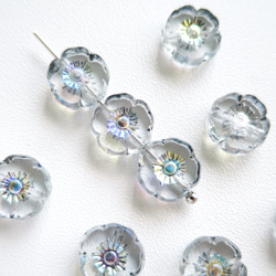 ブルーのチェコビーズのチャーム　ハンドメイドアクセサリーパーツ ブルーのチェコビーズのチャーム ハンドメイドアクセサリー