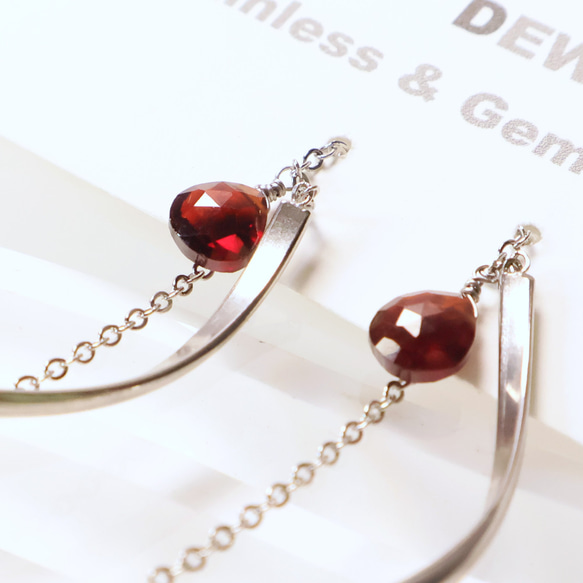 ガーネット ニュアンス リボン アメリカン ピアス ステンレス アレルギー対応 シルバー 3枚目の画像