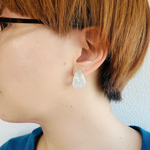 J型ドロップピアス・イヤリング【プリズム】 ピアス（スタッド・一粒  