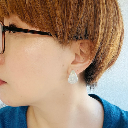 J型ドロップピアス・イヤリング【プリズム】 ピアス（スタッド・一粒  