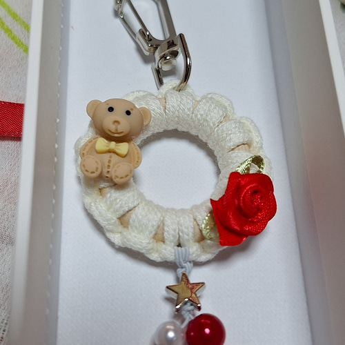 新品　familiar ビーズ　クマ　チャーム　リアちゃん　アクセサリー familiar ビーズ チャーム リアちゃん - メルカリ