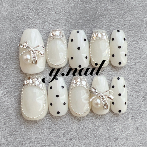 35))ホワイトネイル ネイルチップ フレンチガーリー ホログラム 囲みネイル M's:☾⋆゜【ネイルチップ販売】のネイルデザイン[No.8994482