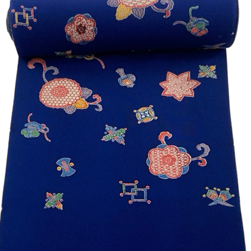 着物反物*琉球紅型でお仕立て致しました大人の兵児帯、半幅帯です．長