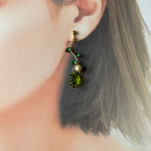 マスカットのイヤリング・ピアス イヤリング・ノンホールピアス