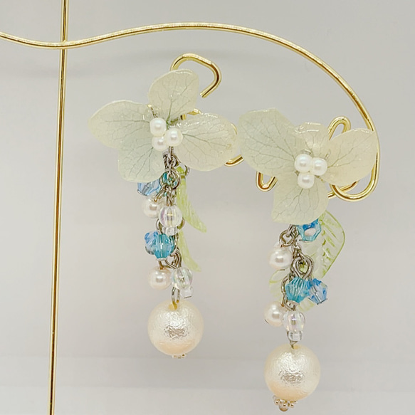 水色の紫陽花とコットンパールのゆらめくピアス ピアス（その他  