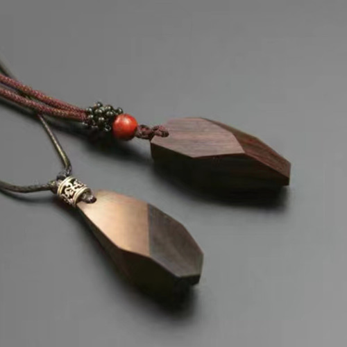 ハンドメイド 木のネックレス ペンダント 紫檀 手作り 誕生日 周年