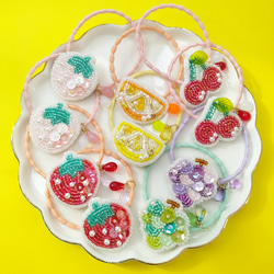 お気に入り登録No1】キラキラシェル ビーズ刺繍 貝殻 ブローチ(全2色