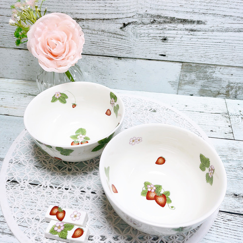 WILD STRAWBERRY ボウル皿 4枚セット Amazon.com | Wedgwood Wild