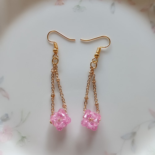 【027】ピンクの星を詰めたイヤリング 027】ピンクの星を詰めたイヤリング