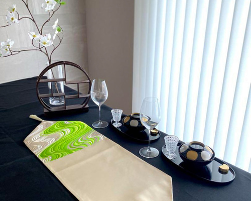 ◼︎736◼︎袋帯 グリーン 正絹 タッセル付きテーブルセンター(86cm