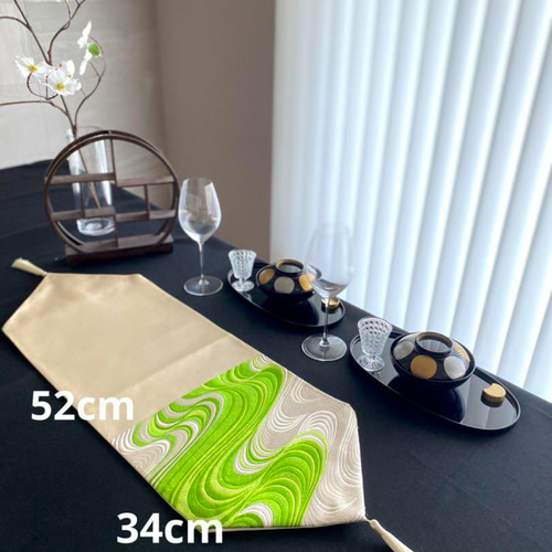 ◼︎736◼︎袋帯 グリーン 正絹 タッセル付きテーブルセンター(86cm
