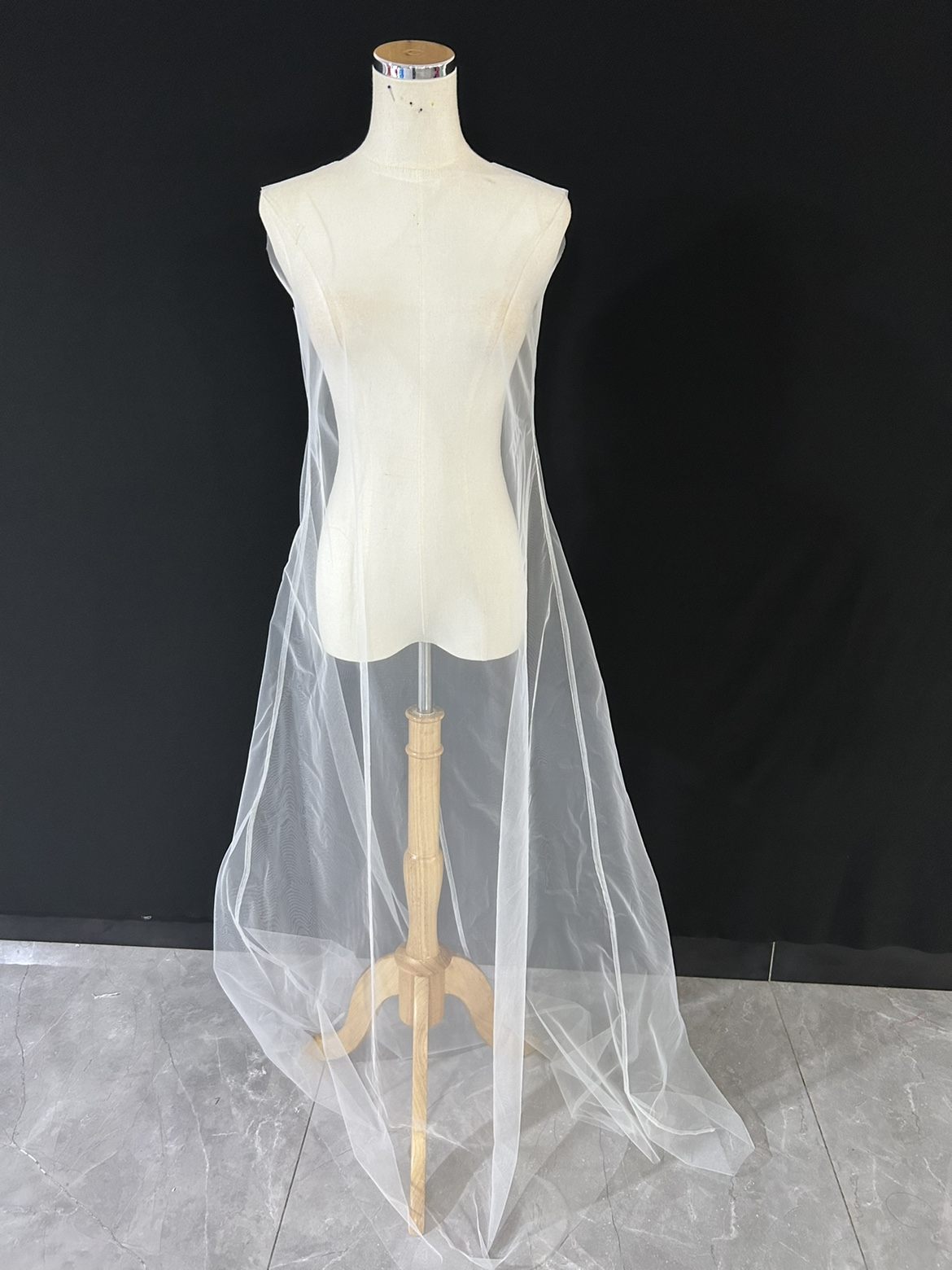 エレガント シースルー オフホワイト オーバードレス ノースリーブ トレーン 披露宴