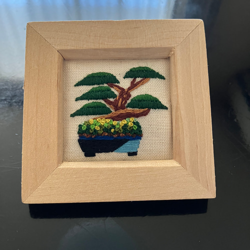 刺繍フレーム 盆栽 植木 松 黒松 壁掛け 壁飾り インテリア 雑貨