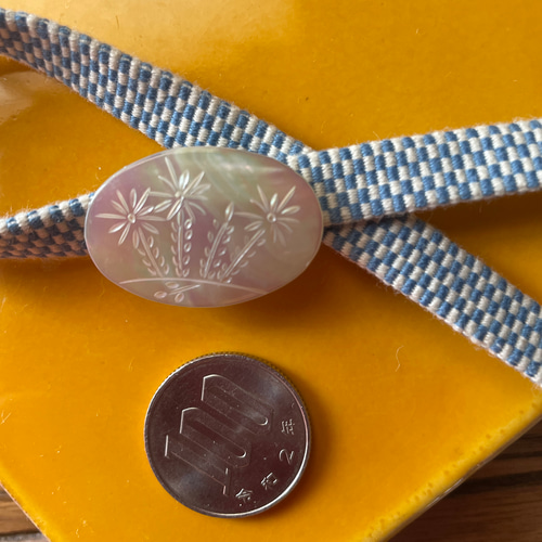 白蝶貝の帯留め