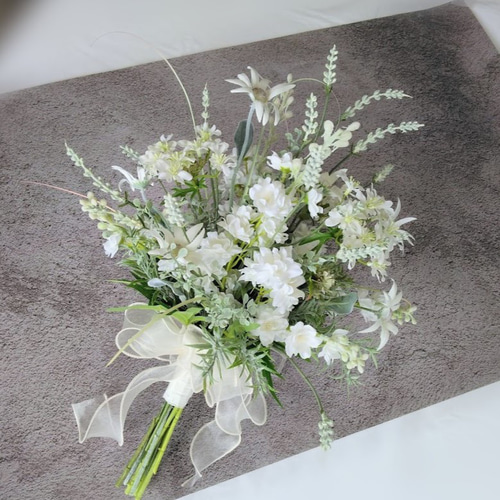 ホワイトラベンダー と デルフィニウム の ウェディングブーケ ns895