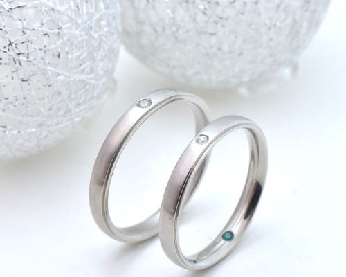 翡翠　オーバルカットリング　18K刻印あり ガーネット/ダイヤモンド K18リング(オーバル/ミル打ち/1月