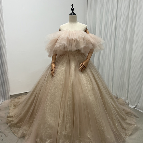 送料無料！人気上昇！カラードレス 薄シャンパンの色 オフショルダー  