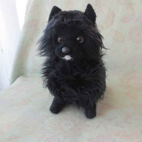 羊毛フェルト　ポメラニアン　ブラック 羊毛フェルトのポメラニアン 黒 ハンドメイド 人形 インテリア