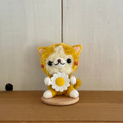小さなオブジェ 黄色いハチワレ猫さん♪ ぬいぐるみ ぼんぼん♪こもの