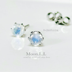 6月誕生石　ブルームーンストーンのスタッドピアス　(5ミリ　)サージカルステンレス316L 3枚目の画像