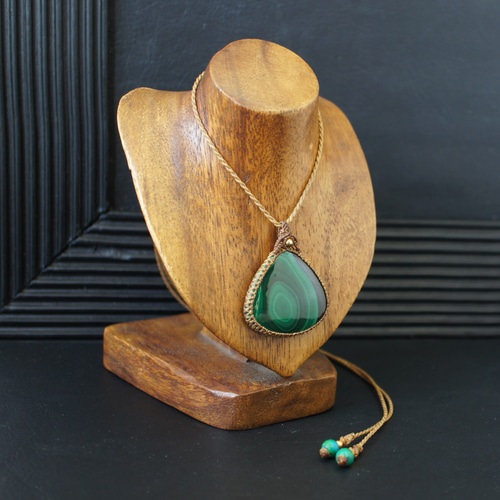 マクラメ編みマラカイトペンダントA ネックレス・ペンダント SaligRama