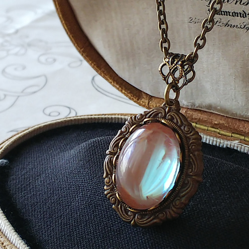 ヴィンテージ サフィレット（18×13㎜）真鍮古美ヌーボー調ネックレス  