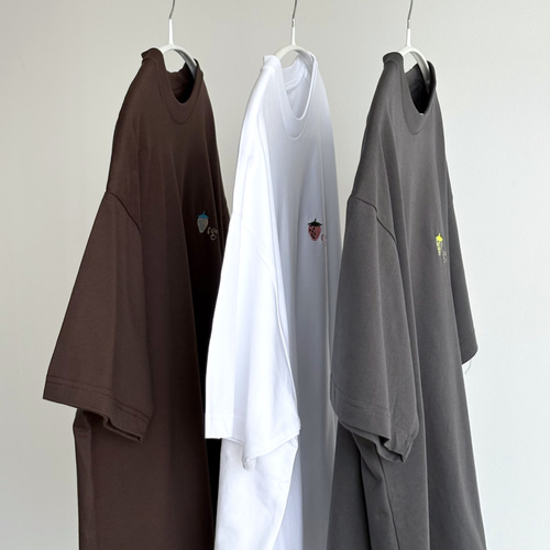 8GMいちご刺繍 Tシャツ2026（ドローコードTシャツ） Tシャツ 8NOTE