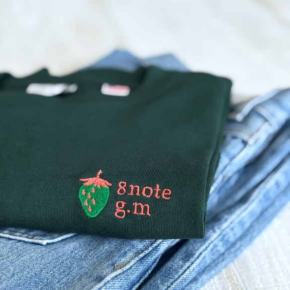 8GMいちご刺繍 Tシャツ（ダークグリーン）【在庫限り】 1枚目の画像