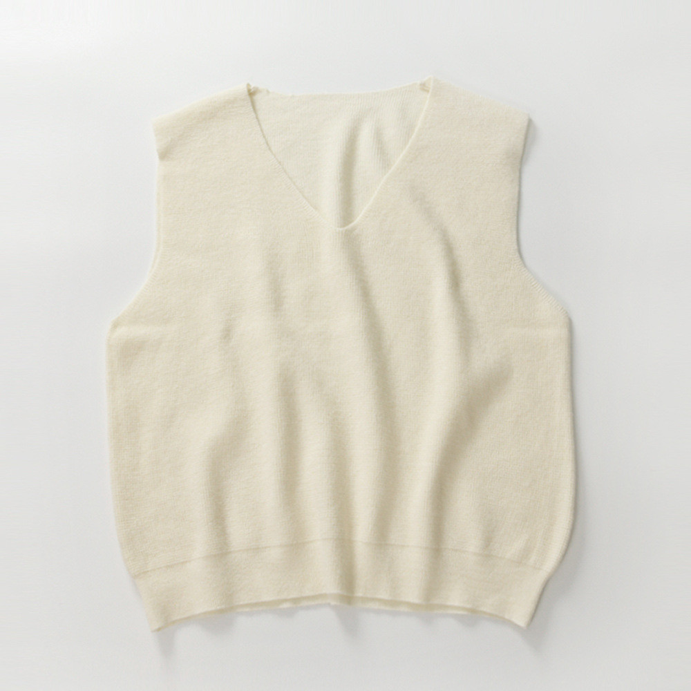 シンプルな秋冬レディース無地ニットベストトップス