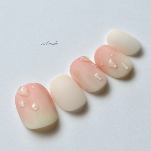 【サイズオーダー】 ネイルチップ 桃ネイル ニュアンス 韓国 サイズオーダー】 ネイルチップ ニュアンス 韓国 淡色 うるつや 桃