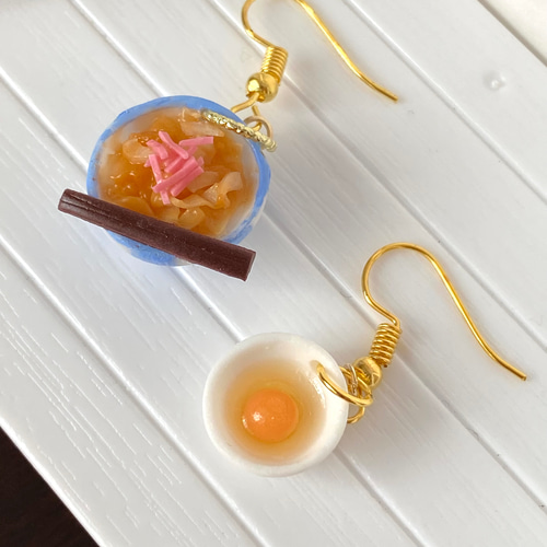 牛丼と生卵 ミニチュアピアスorイヤリング ピアス（フック・チェーン