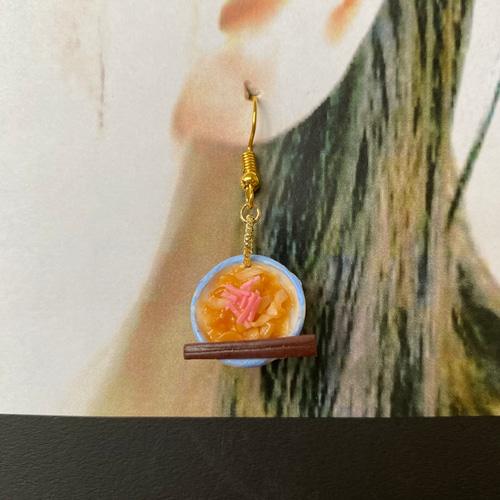 100%牛丼様 リクエスト 2点 まとめ商品 ハンドメイド ピアス イヤリング 牛丼と生卵 ミニチュアピアスorイヤリング ピアス（フック・チェーン