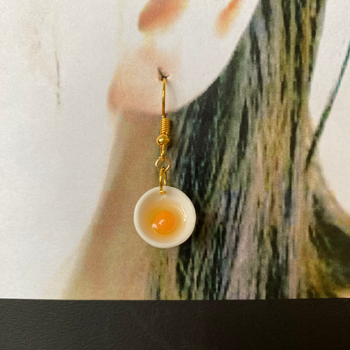 牛丼と生卵 ミニチュアピアスorイヤリング ピアス（フック・チェーン