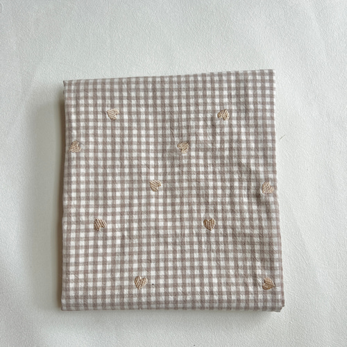 ヌビ 縦型ミニポーチ・スマホポーチ ハート刺繍♡ギンガムチェック柄 88ca164ce8a5da4170a3da803db187