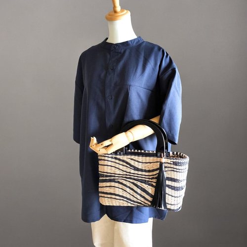 一点もの】ゼブラ柄のかごバッグ タッセル付き かごバッグ 華