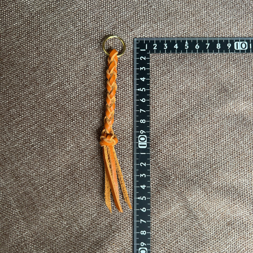 四つ編みキーホルダー 革ひも キーリング キーホルダー Lafisu